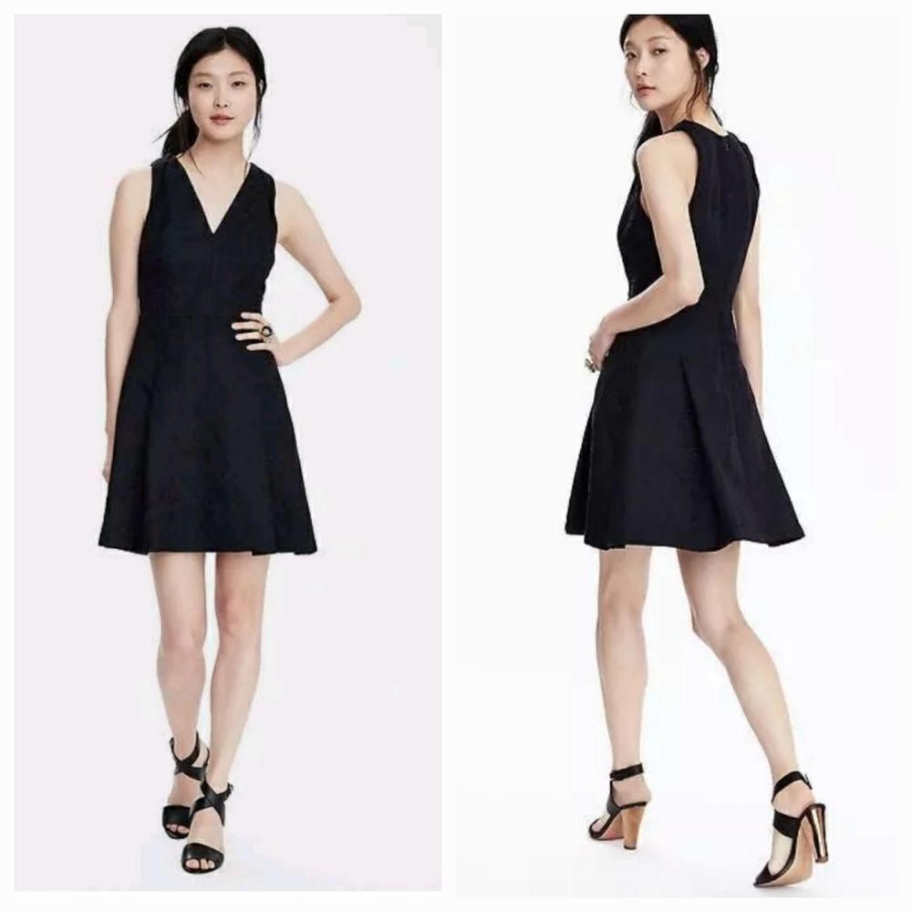 Banana Republic Dark Navy Blue Jacquard Pleated Cocktail Dress Size 12 NWT